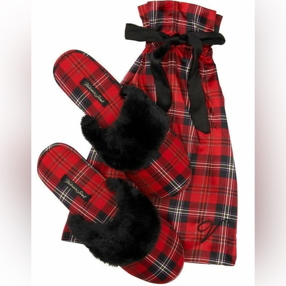VICTORIA SECERT SATIN SLIPPERS W/ BAG - PLAID SIZE  S, M, L (NEW WITH TAGS)